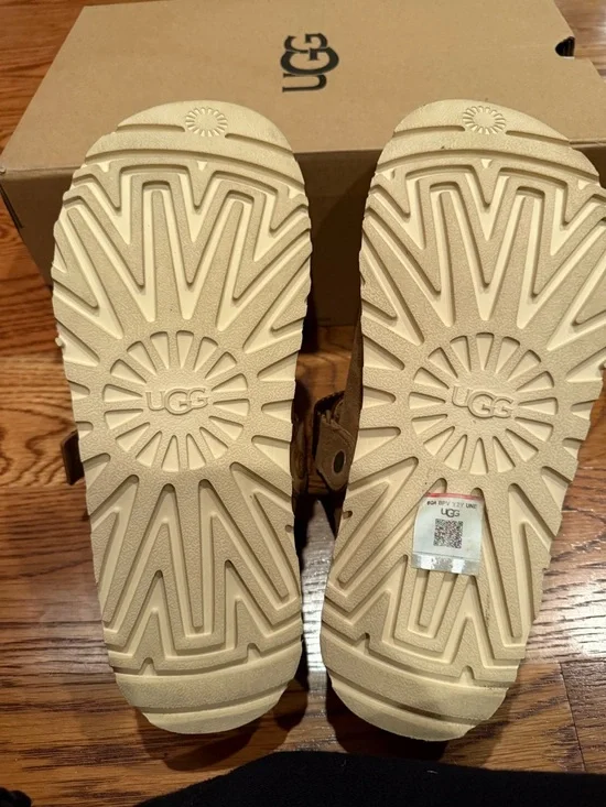 UGG women’s golden star size 8 - Picture 4 of 5